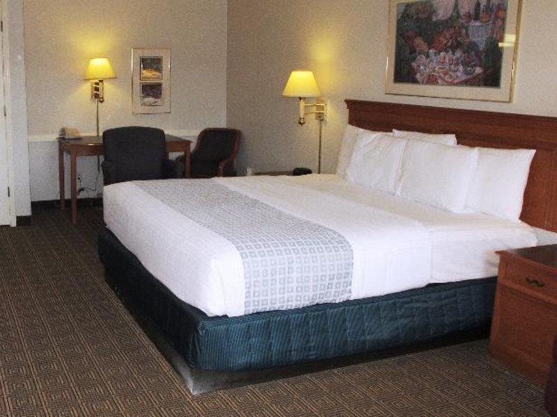 Red Roof Inn & Suites Houston- Hobby Airport Esterno foto